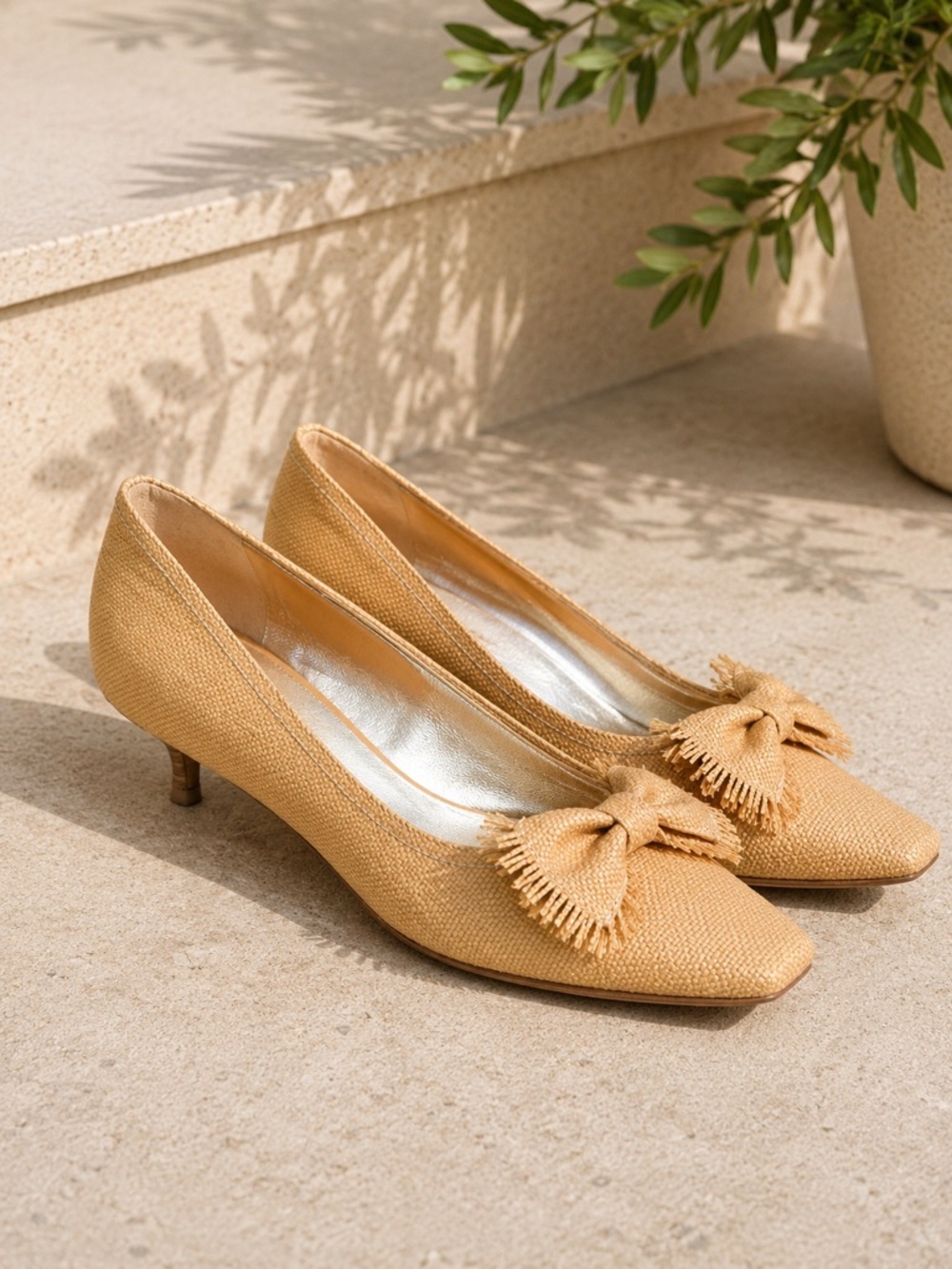 Sebastian by Sergio Giacomo Italy Raffia Bow Kitten Heels EU 39 | US Women’s 8.5